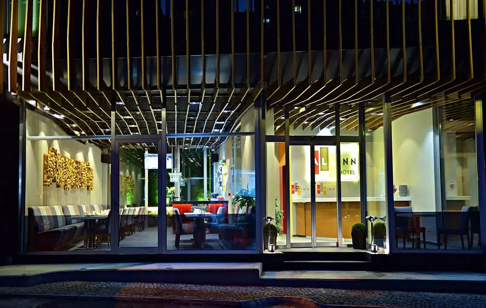 نمای روبرو هتل All Inn Hotel